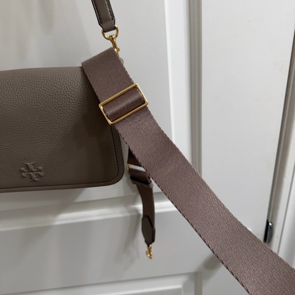Tory Burch Pebbled Leather Flap Crossbody in Light Taupe Gray - Picture 5 of 9